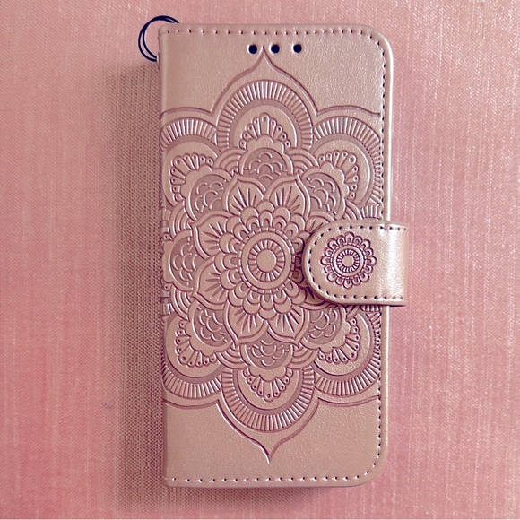 Apple iphone8 case~Pink Vegan Leatherette~Magnetic Closure~Slots for cards & ID - Picture 1 of 2